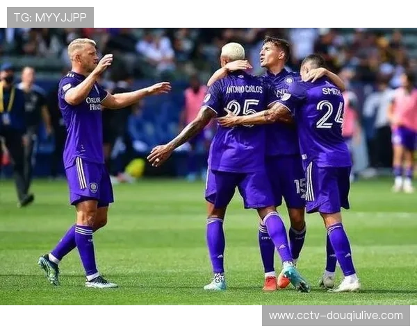 巴黎FC主场表现出色三战两胜展现强劲竞争力