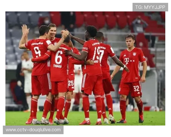 拜仁欧冠决赛球衣曝光 复古条纹致敬1974年辉煌